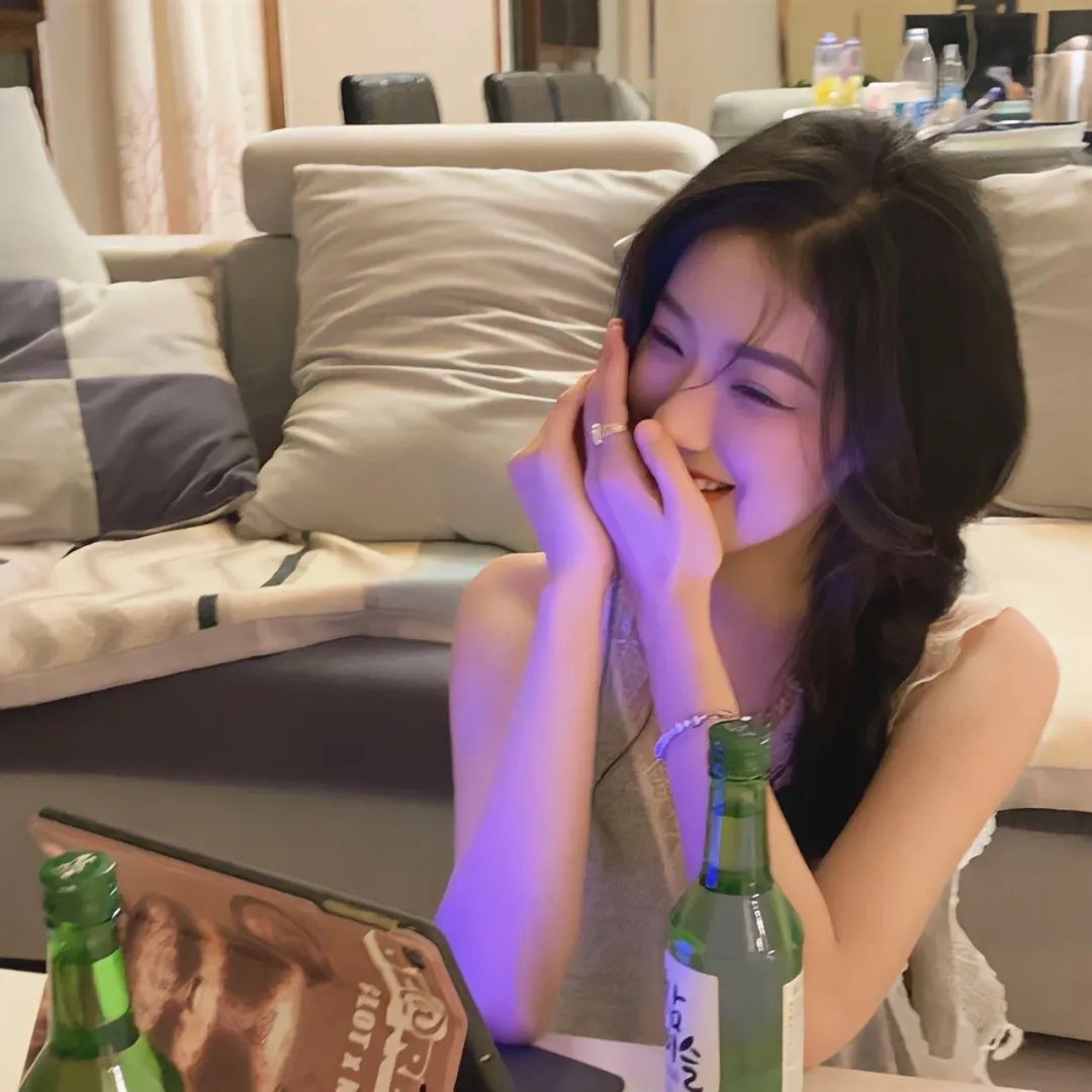 美女荒野逃亡